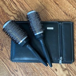 2- Sam Villa Round Brushes